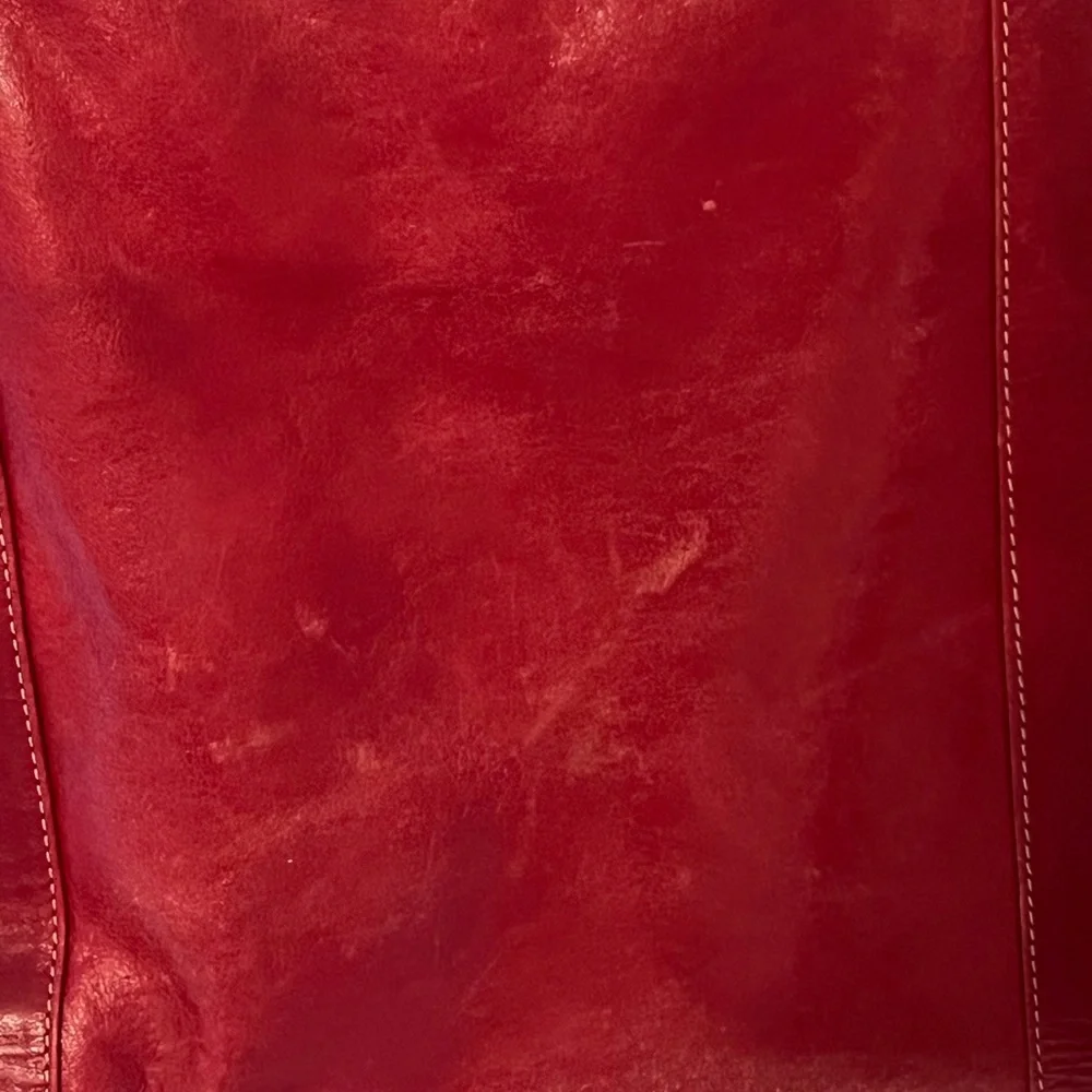 N/A red leather